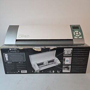 The‎ Original Silhouette Cameo Cutting Machine - Works and Cuts well!